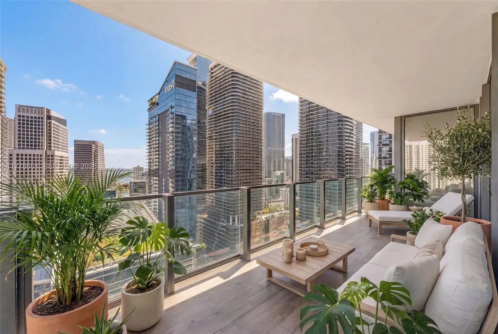 2 bedroom 2 bath Residential for sale at 88 SW 7th Street # 2411, Miami FL 33130
