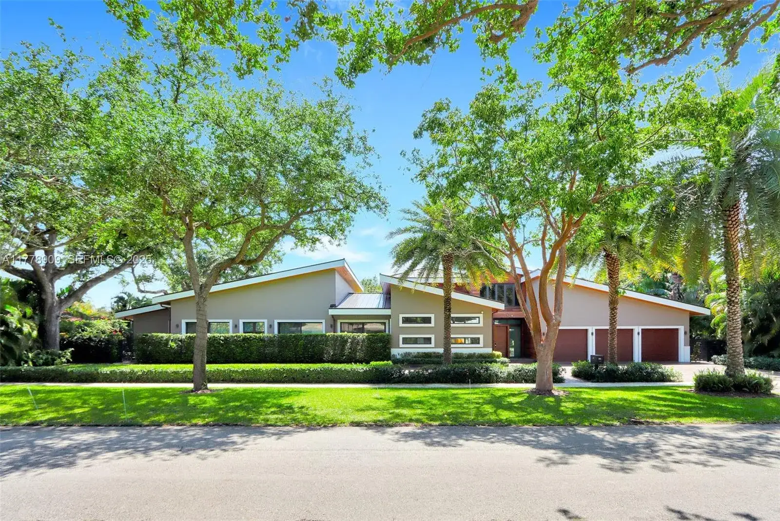 4 bedroom 3 bath Residential for sale at 128 NE 94th St, Miami Shores FL 33138