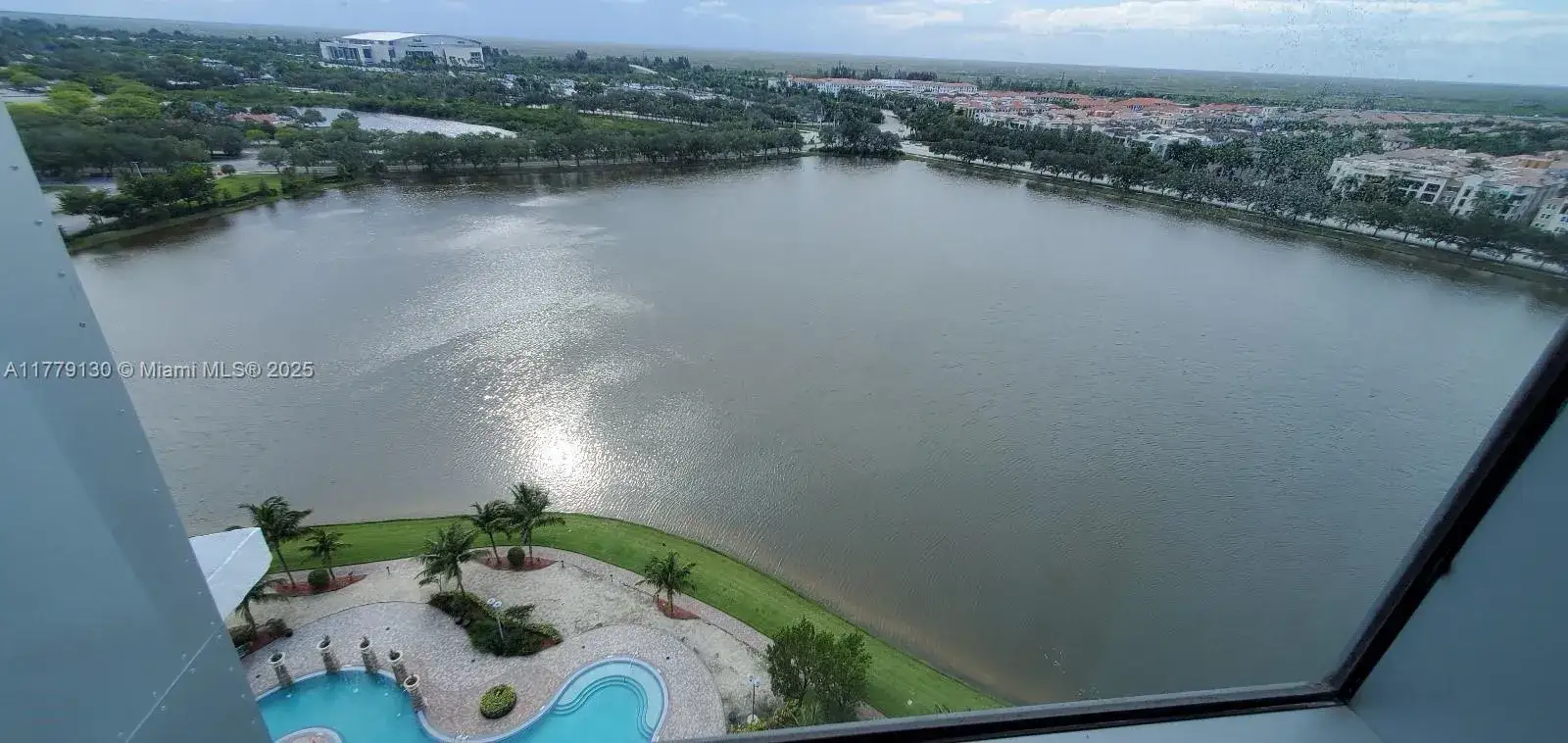 2 bedroom 2 bath Residential for sale at 2641 N Flamingo Rd # 1804N, Sunrise FL 33323