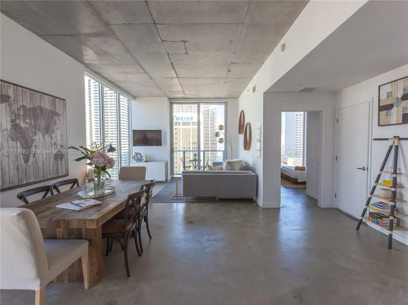 1 bedroom 1 bath Residential for sale at 151 SE 1st St # 2802, Miami FL 33131