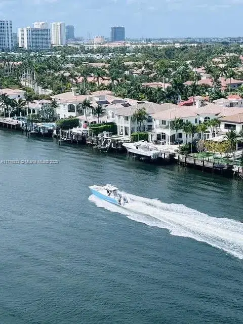 1 bedroom 1 bath Residential for sale at 1400 S Ocean Dr # 1207, Hollywood FL 33019