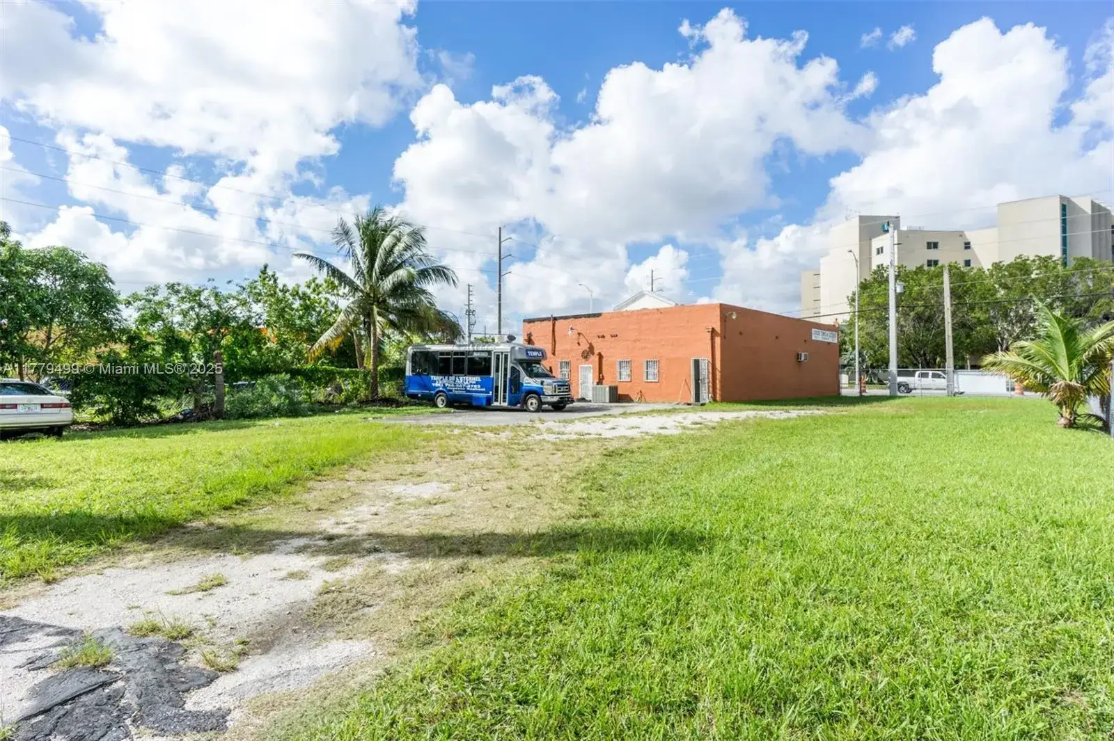 Commercial Sale for sale at 2223 NW 7th Ave, Miami FL 33127
