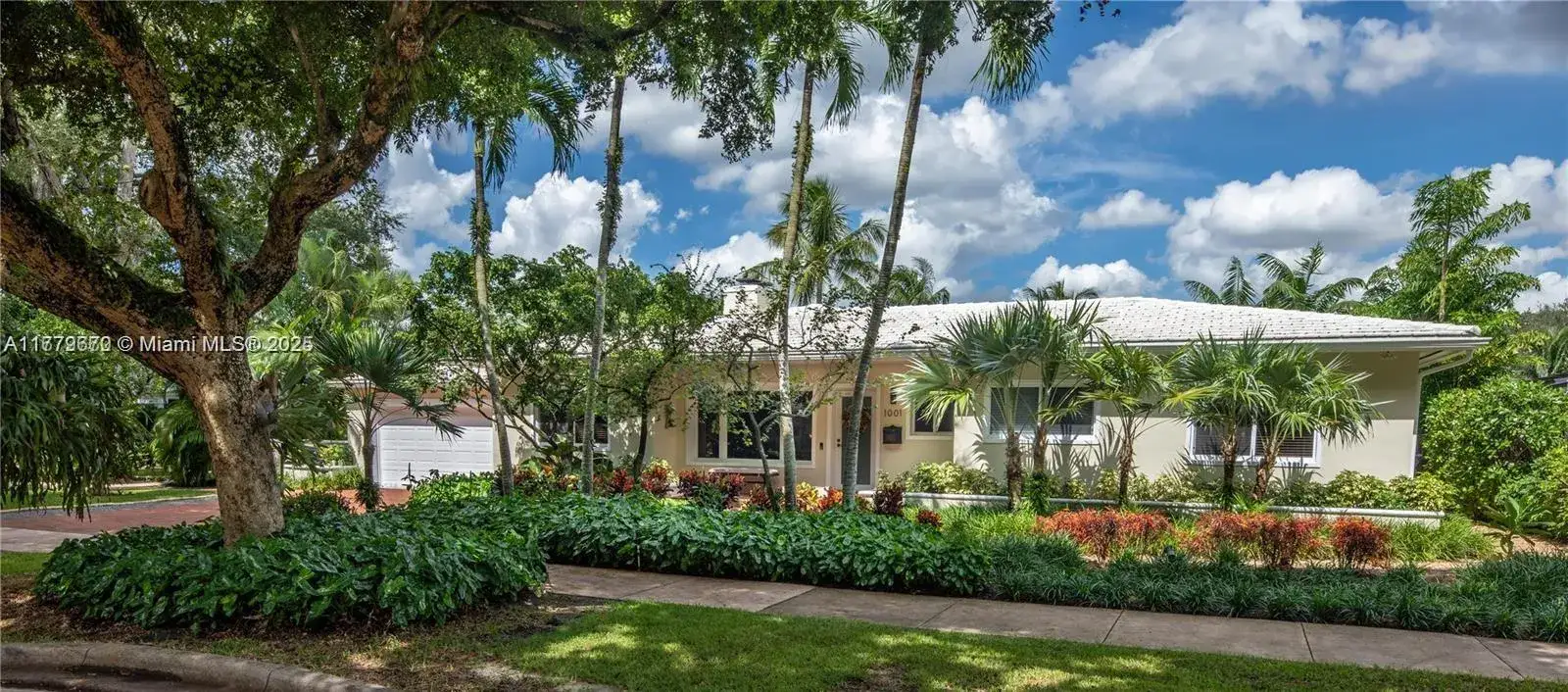 5 bedroom 3 bath Residential for sale at 1001 S Alhambra Cir, Coral Gables FL 33146