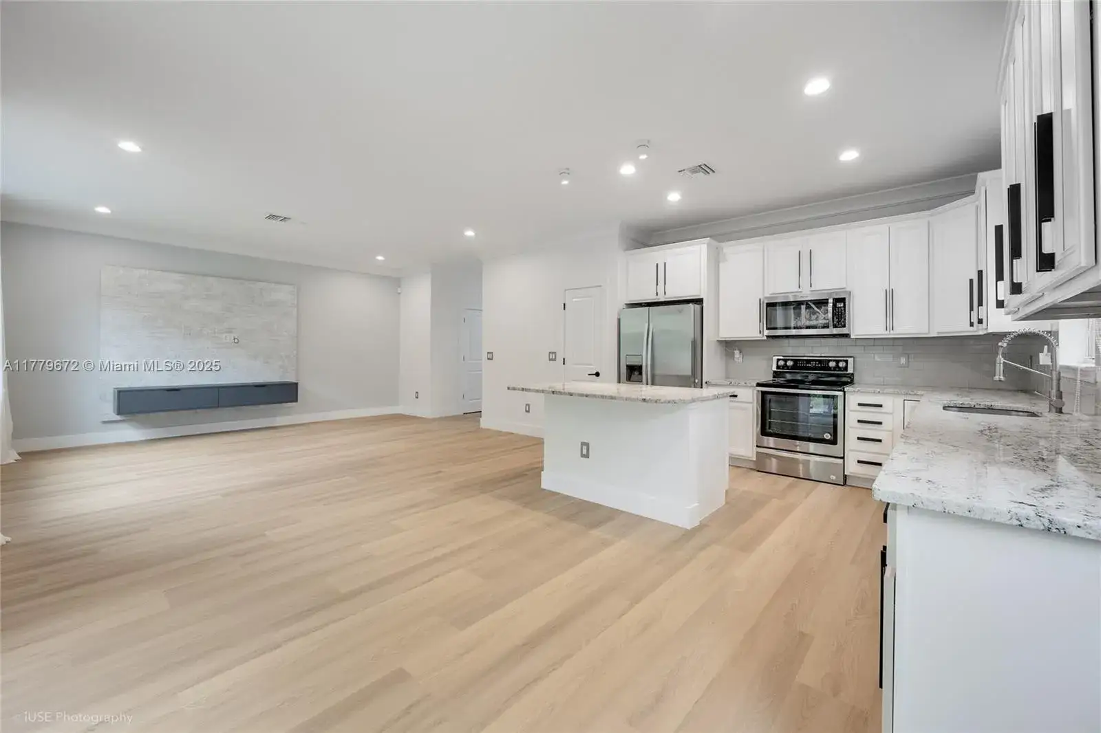 3 bedroom 2 bath Residential for sale at 4365 Large Leaf Ln, Hollywood FL 33021