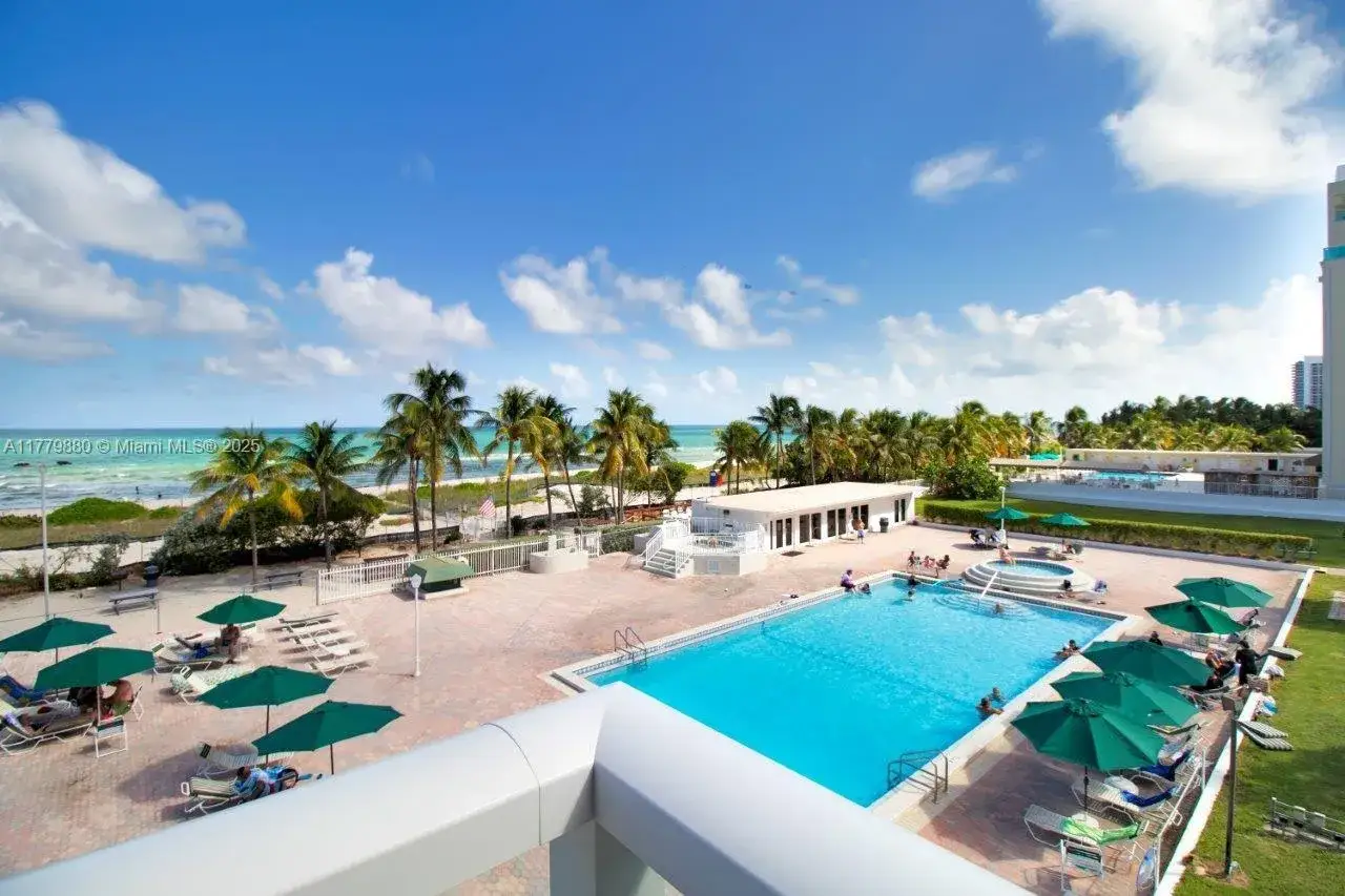 2 bedroom 2 bath Residential for sale at 5005 Collins Ave # 319, Miami Beach FL 33140