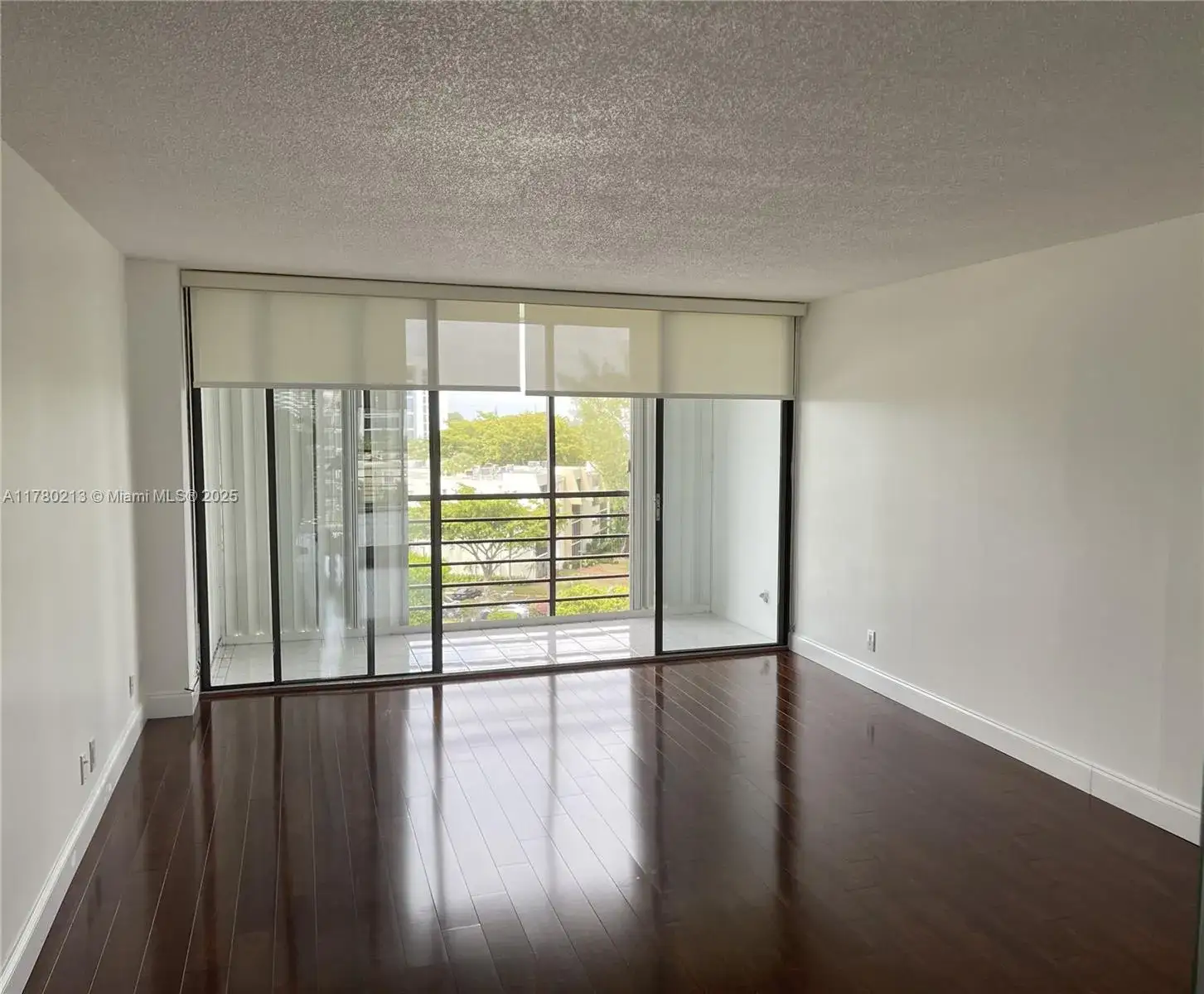 1 bedroom 1 bath Residential Lease for rent at 20500 W Country Club Dr # 704, Aventura FL 33180
