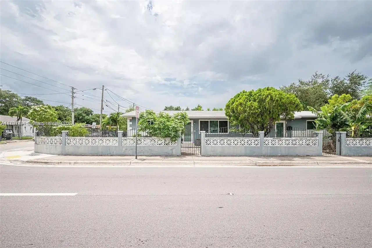 Residential Income for sale at 5204 N Miami Ave, Miami FL 33127