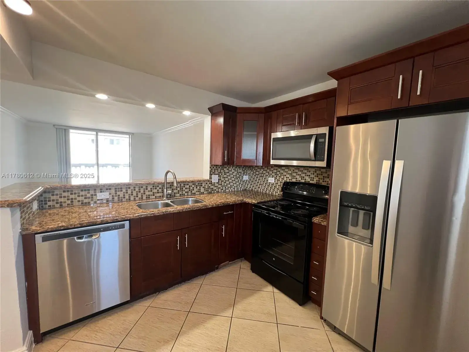 1 bedroom 1 bath Residential Lease for rent at 420 NE 12th Ave # 503, Hallandale Beach FL 33009