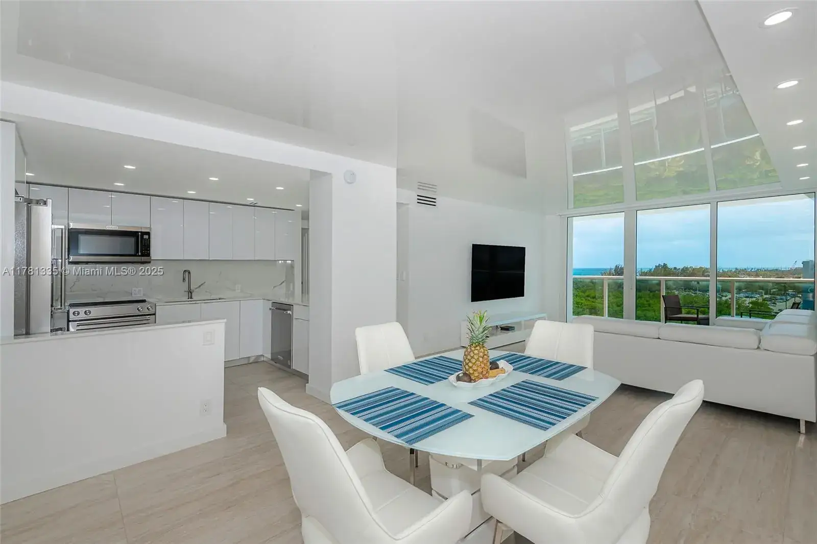 2 bedroom 2 bath Residential for sale at 100 Bayview Dr # 825, Sunny Isles Beach FL 33160