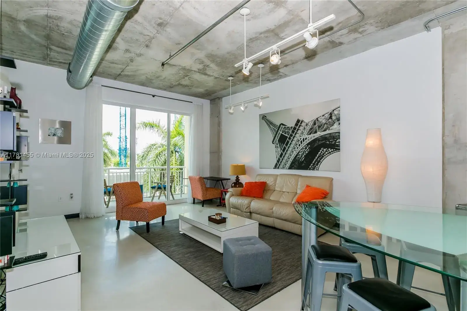2 bedroom 1 bath Residential Lease for rent at 2001 Biscayne Blvd # 3306, Miami FL 33137