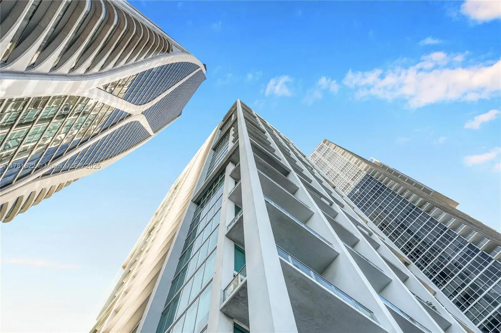 2 bedroom 2 bath Residential for sale at 1040 Biscayne Blvd # 1706, Miami FL 33132