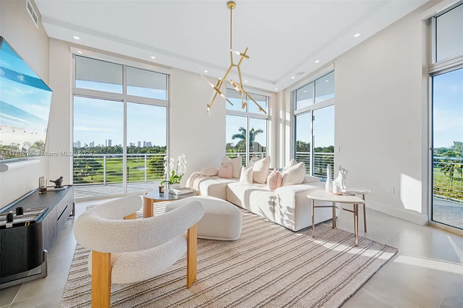 3 bedroom 2 bath Residential for sale at 2001 Meridian Ave # 514, Miami Beach FL 33139