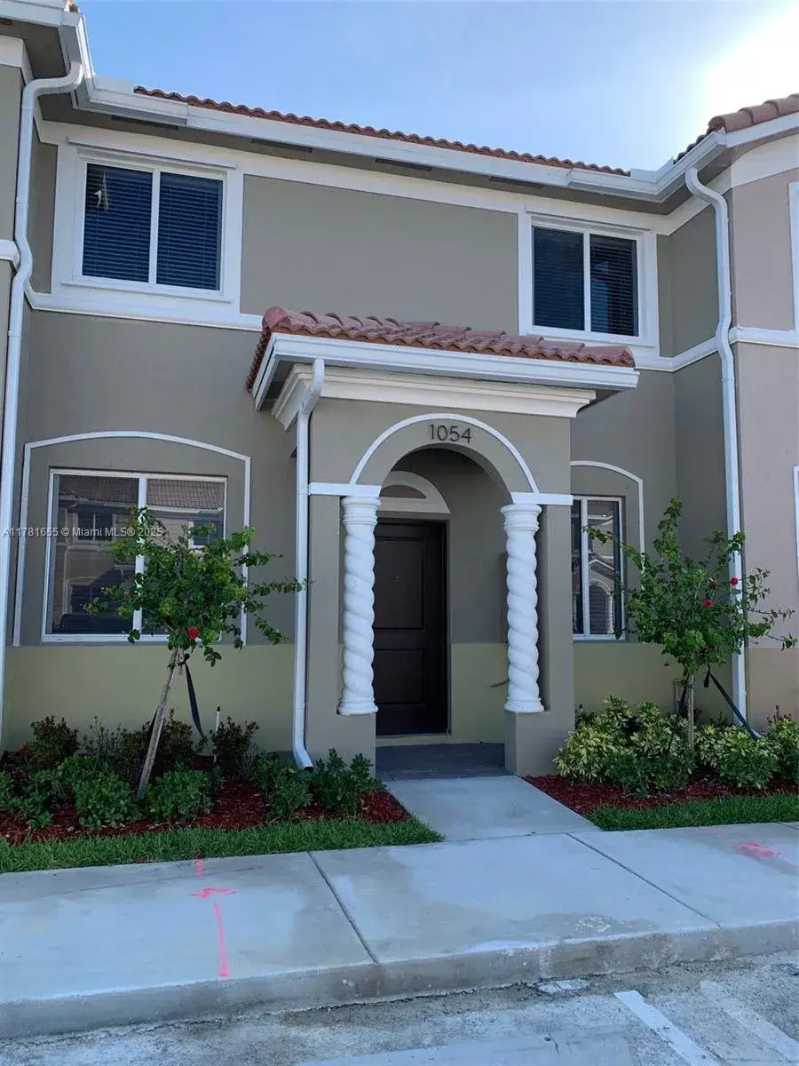 3 bedroom 2 bath Residential Lease for rent at 1054 SE 23rd Ter # 1054, Homestead FL 33035
