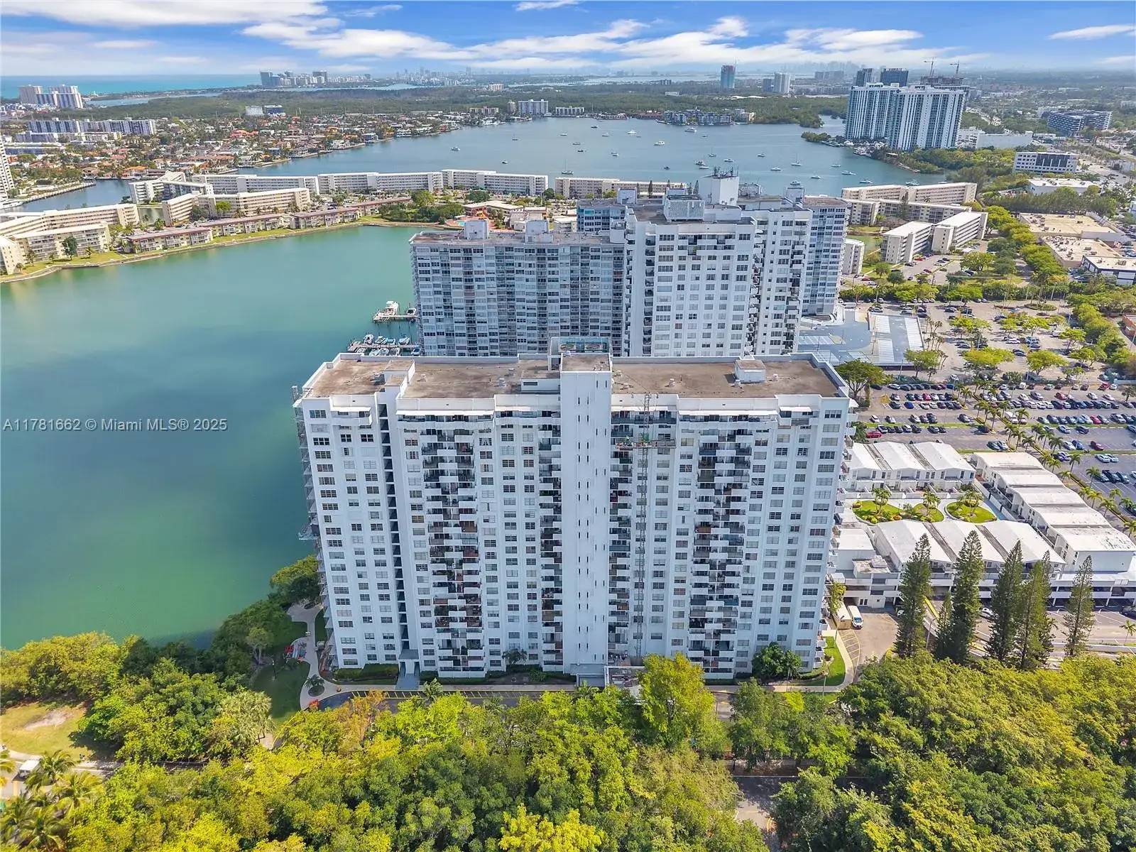 2 bedroom 2 bath Residential for sale at 2780 NE 183rd St # 1517, Aventura FL 33160