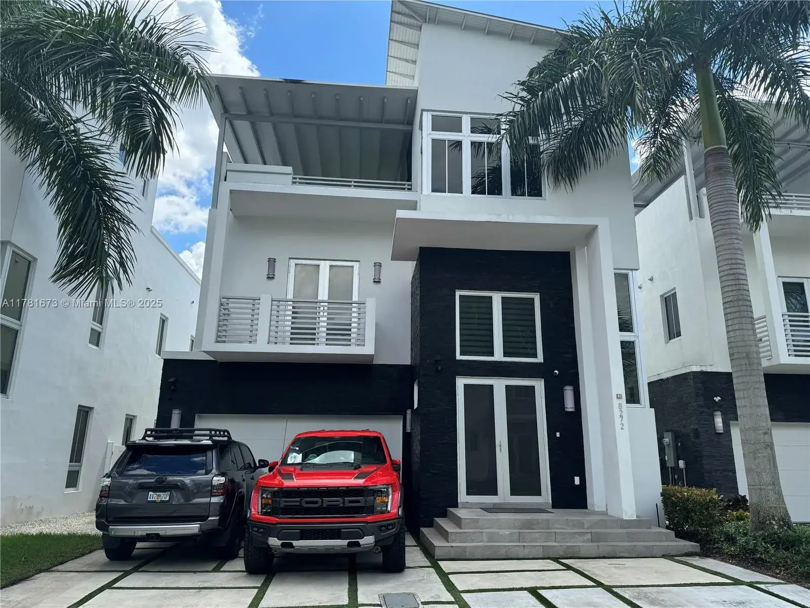 5 bedroom 6 bath Residential for sale at 8272 NW 33rd Ter, Doral FL 33122