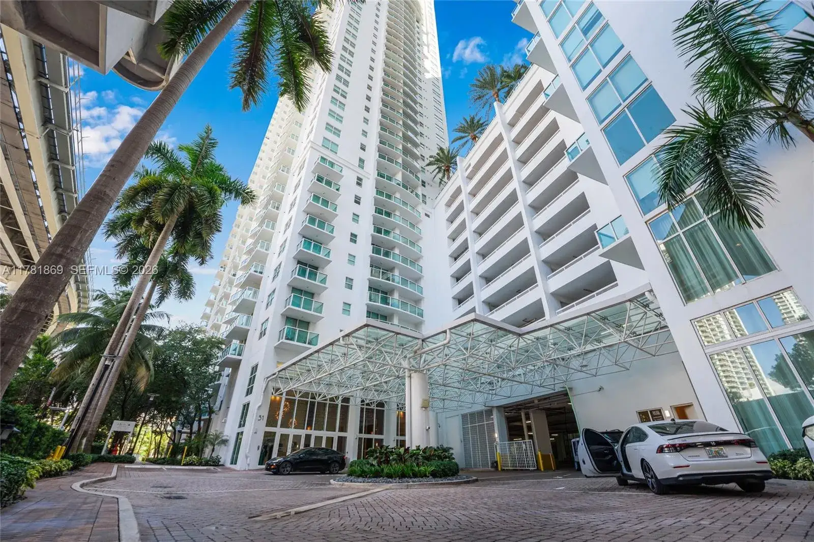 1 bedroom 1 bath Residential for sale at 31 SE 5th St # 409, Miami FL 33131