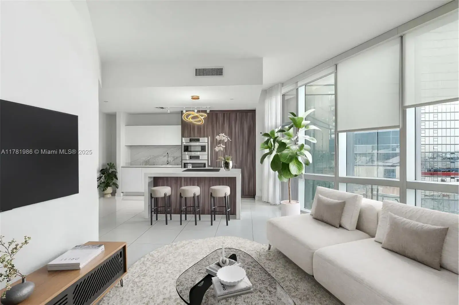 1 bedroom 1 bath Residential for sale at 851 NE 1st Ave # 1102, Miami FL 33132