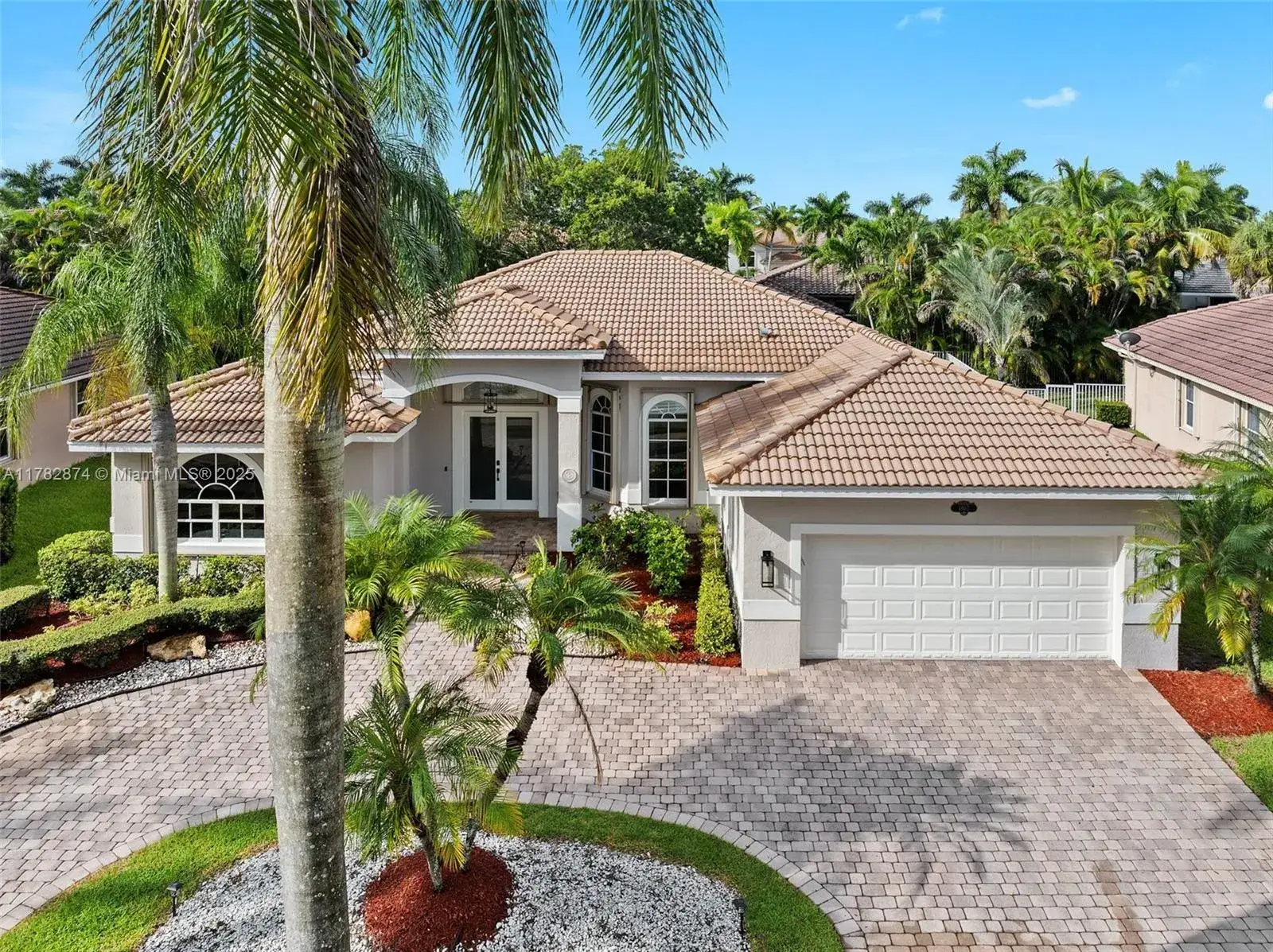 4 bedroom 3 bath Residential for sale at 1807 Victoria Pointe Cir, Weston FL 33327