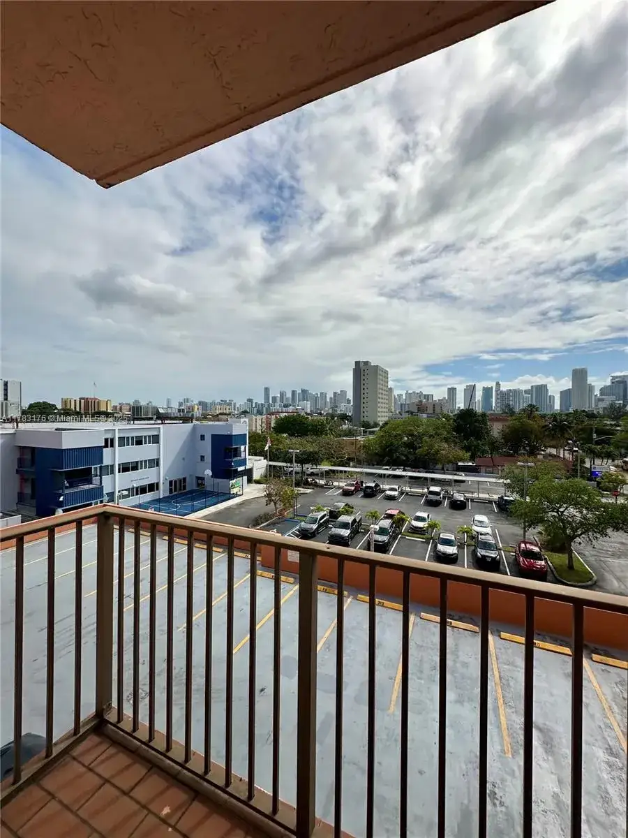 2 bedroom 2 bath Residential for sale at 199 SW 12th Ave # 415B, Miami FL 33130