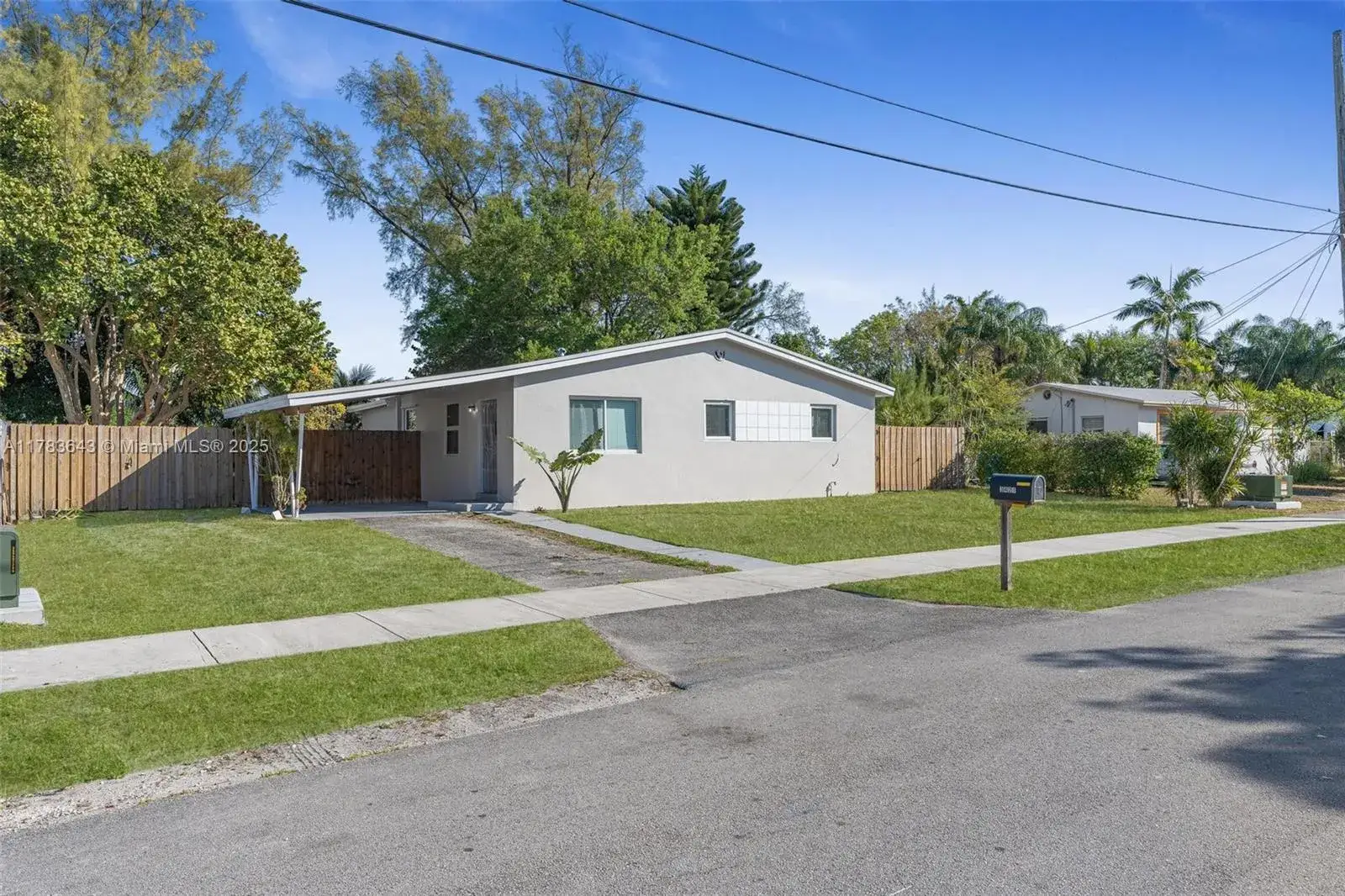 3 bedroom 2 bath Residential Lease for rent at 3421 SW 35th St, West Park FL 33023