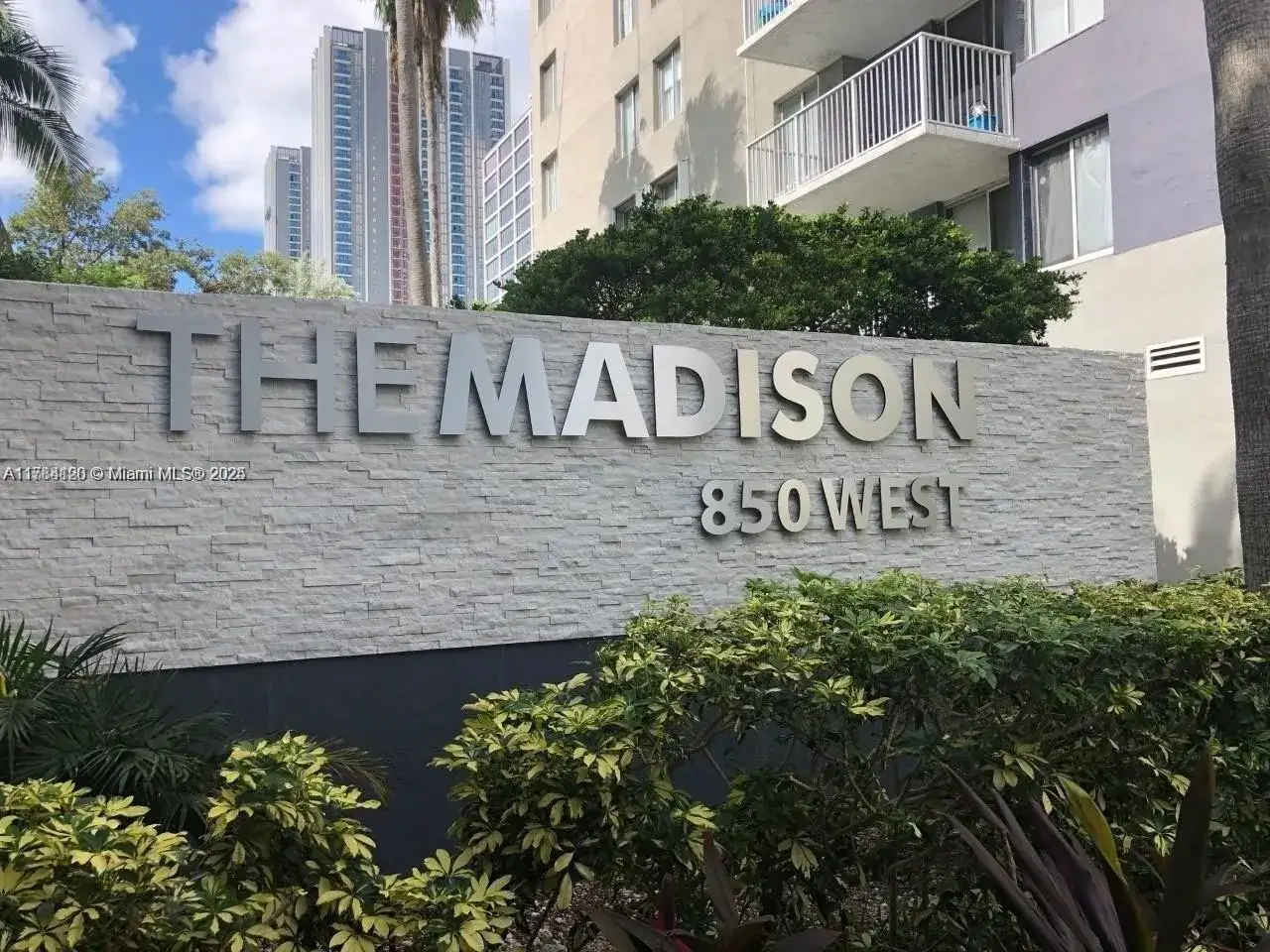 1 bedroom 1 bath Residential for sale at 850 N Miami Ave # 2101, Miami FL 33136