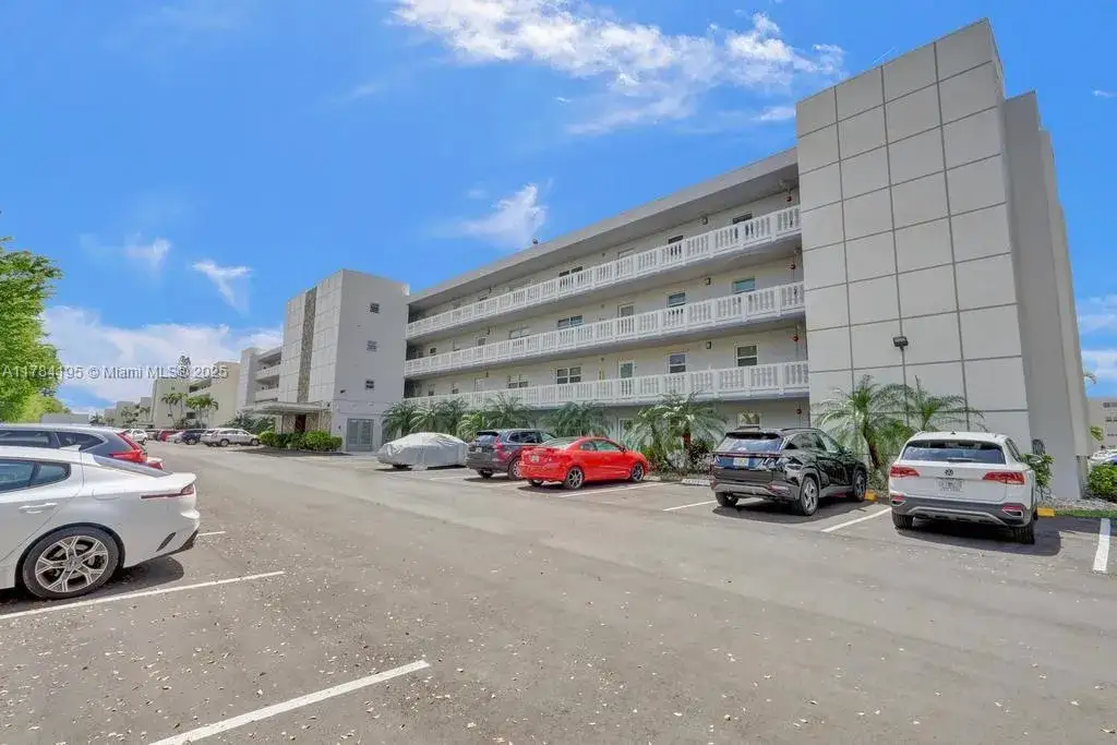 2 bedroom 2 bath Residential for sale at 314 SE 10th St # 403, Dania Beach FL 33004