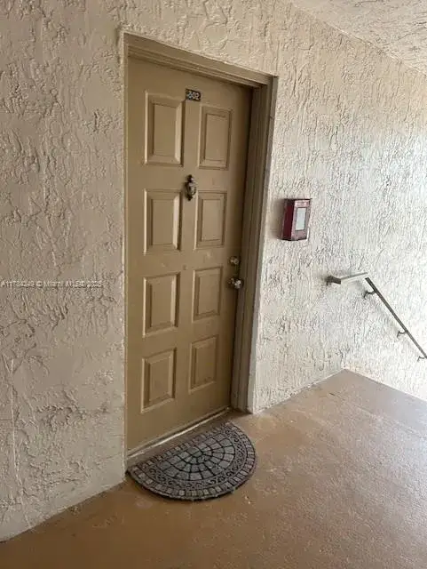 4 bedroom 2 bath Residential for sale at 15201 SW 80 STREET # 302, Miami FL 33193