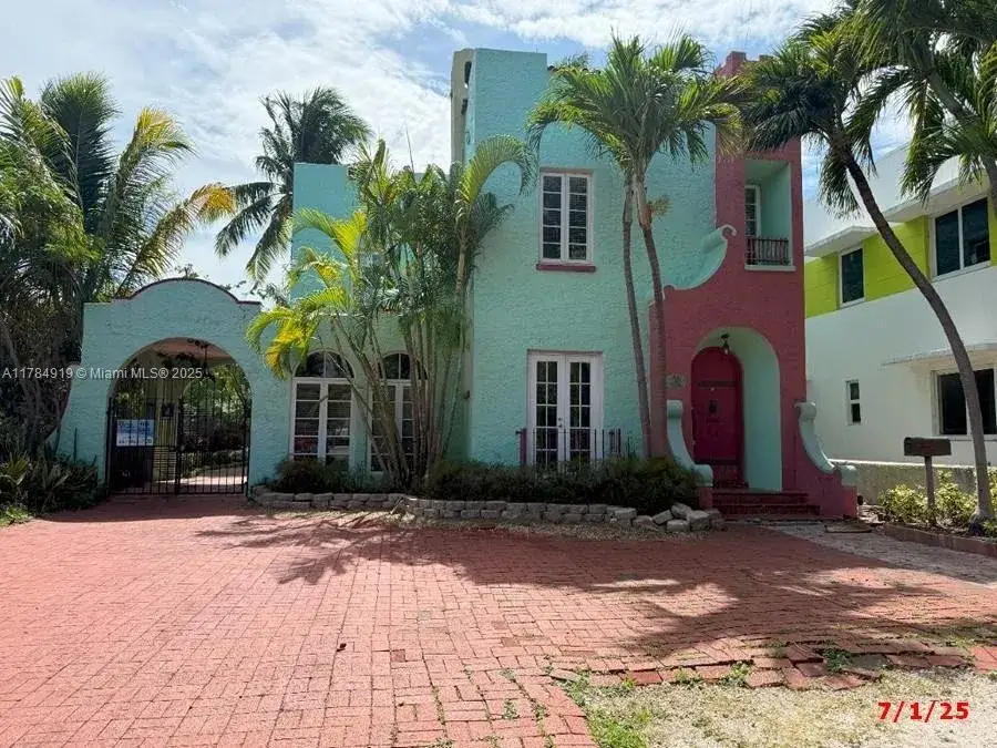 6 bedroom 6 bath Residential for sale at 1722 Jefferson Ave, Miami Beach FL 33139