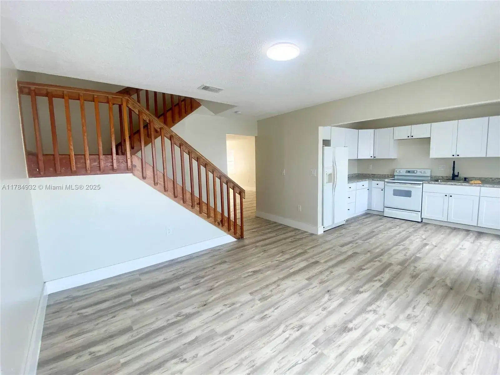 4 bedroom 3 bath Residential for sale at 2593 W 60th Pl # 7, Hialeah FL 33016
