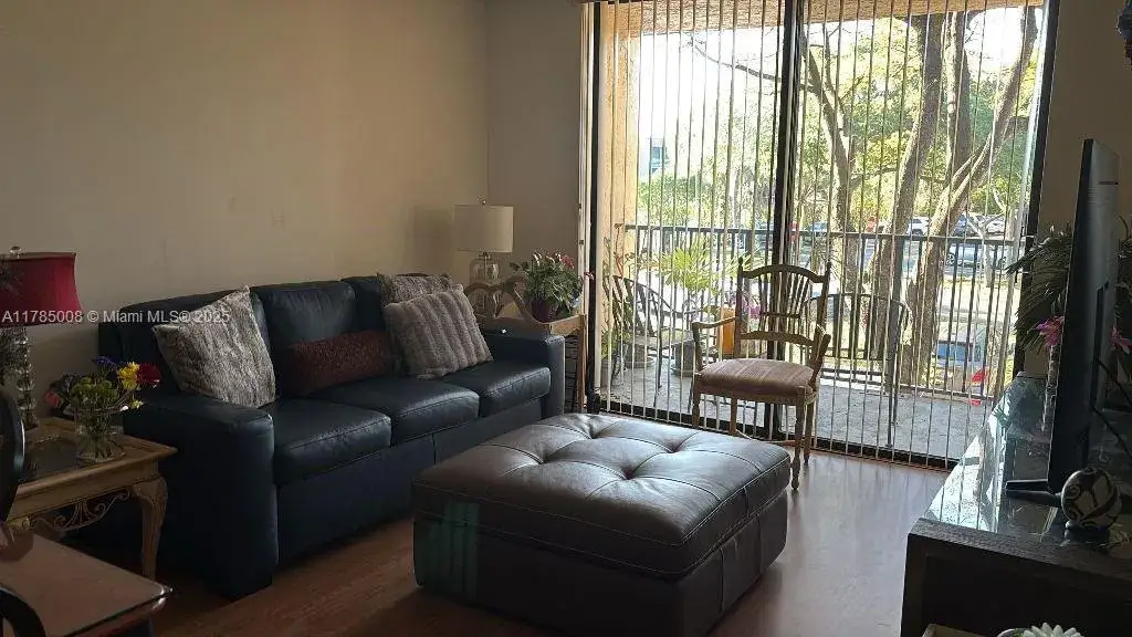 1 bedroom 1 bath Residential Lease for rent at 14211 N Kendall Dr # 212E, Miami FL 33186