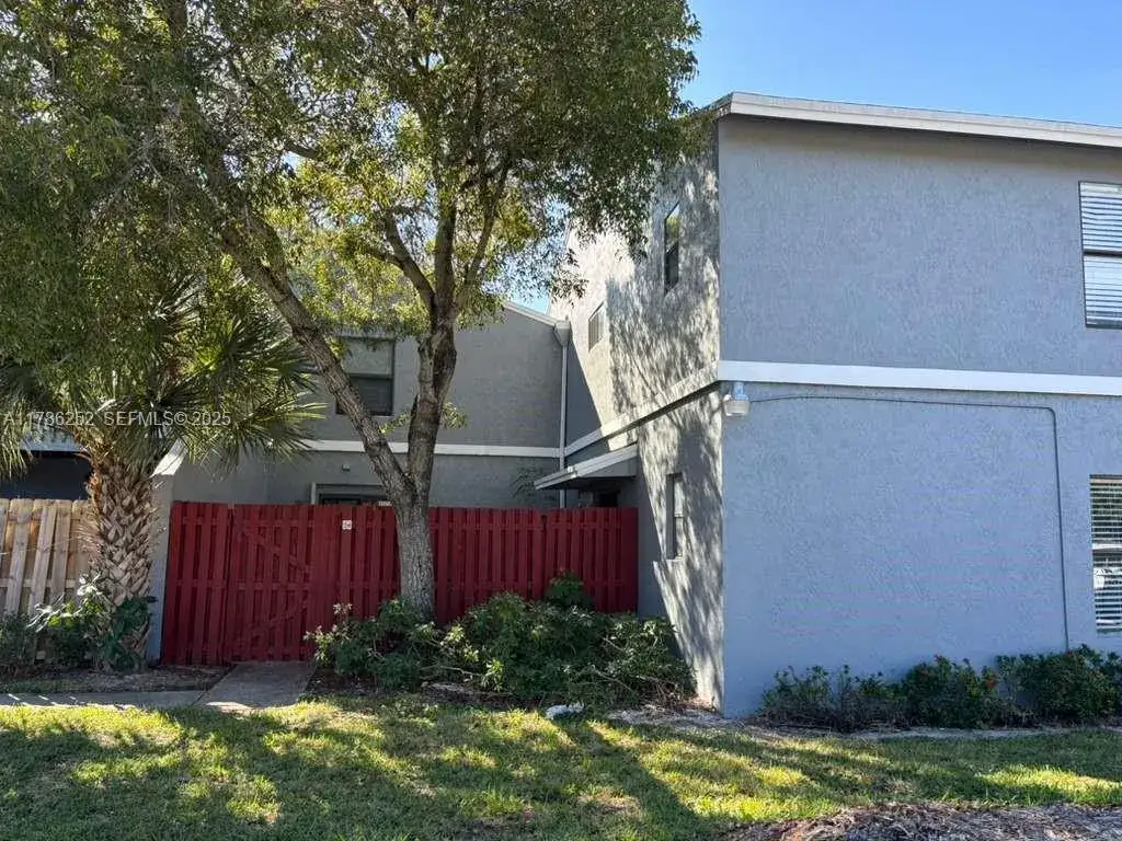 2 bedroom 2 bath Residential Lease for rent at 15 Crossings Cir # A, Boynton Beach FL 33435