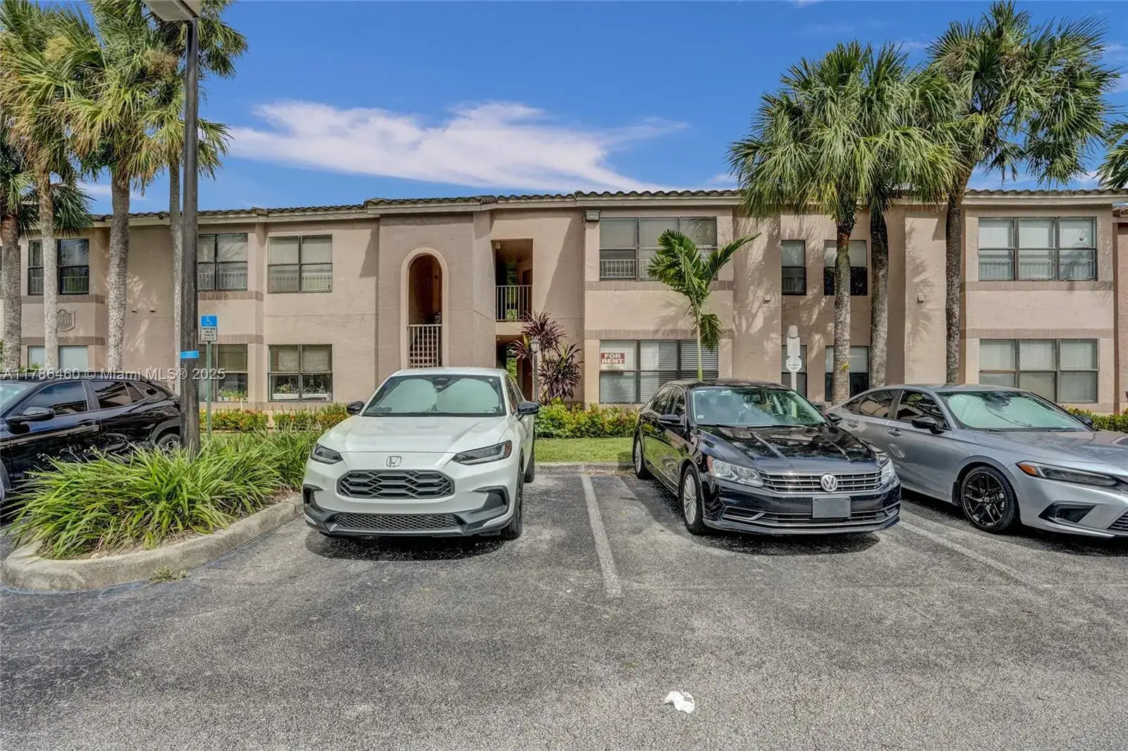 1 bedroom 1 bath Residential for sale at 2946 S University Dr # 7108, Davie FL 33328
