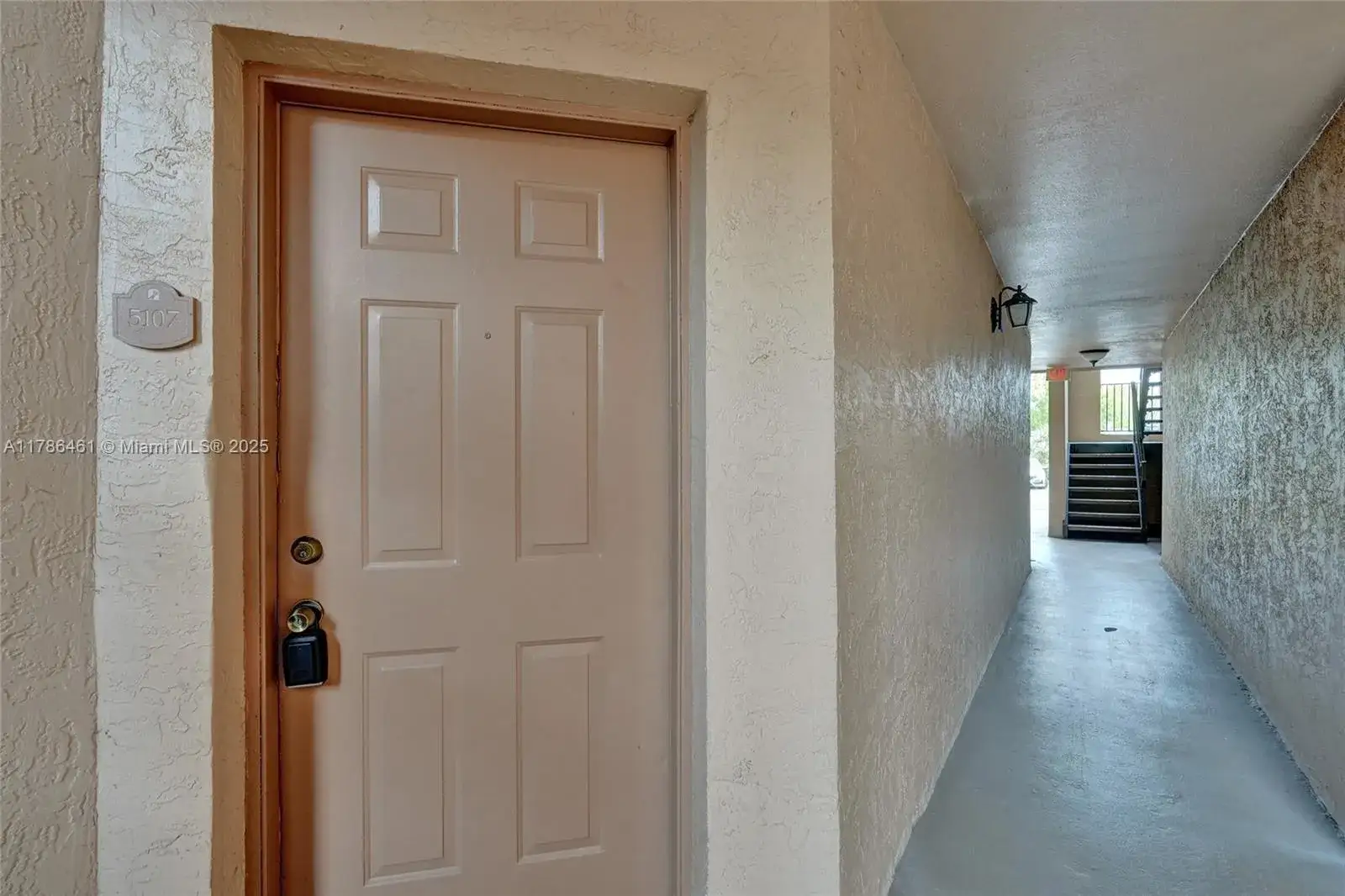 2 bedroom 2 bath Residential Lease for rent at 2866 S University Dr # 5107, Davie FL 33328