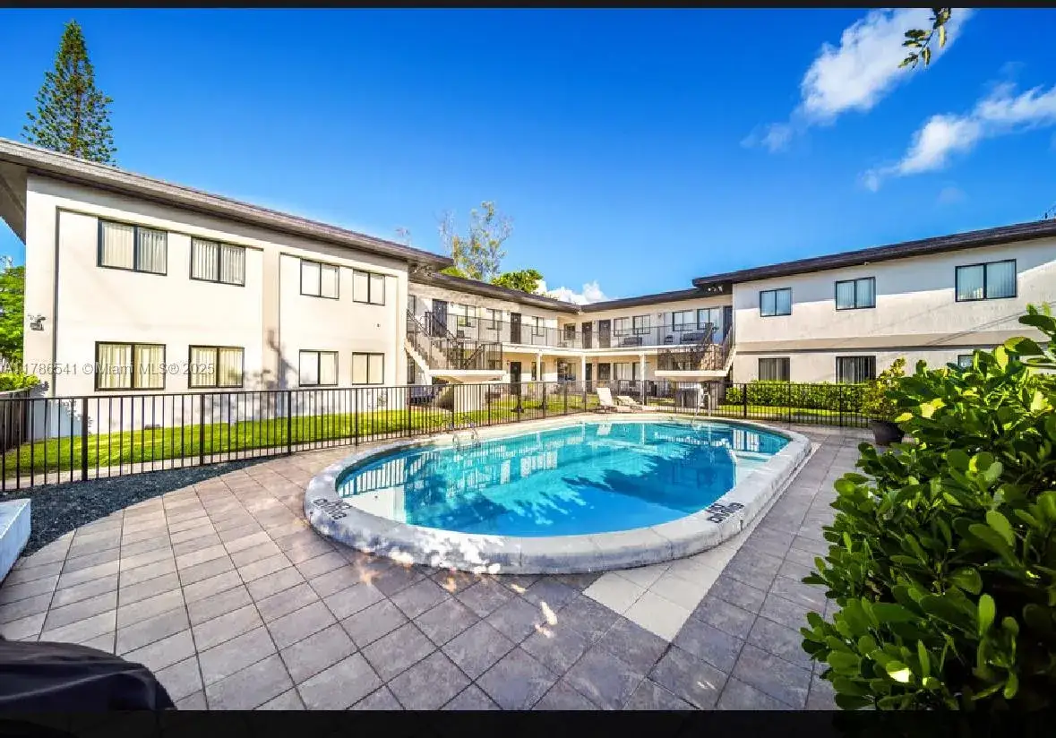 3 bedroom 1 bath Residential Lease for rent at 1901 Johnson St # 1, Hollywood FL 33020
