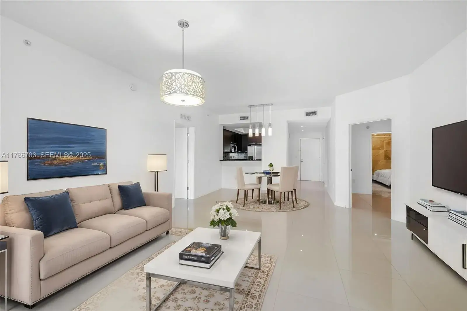 2 bedroom 2 bath Residential for sale at 3030 NE 188th St # 606, Aventura FL 33180