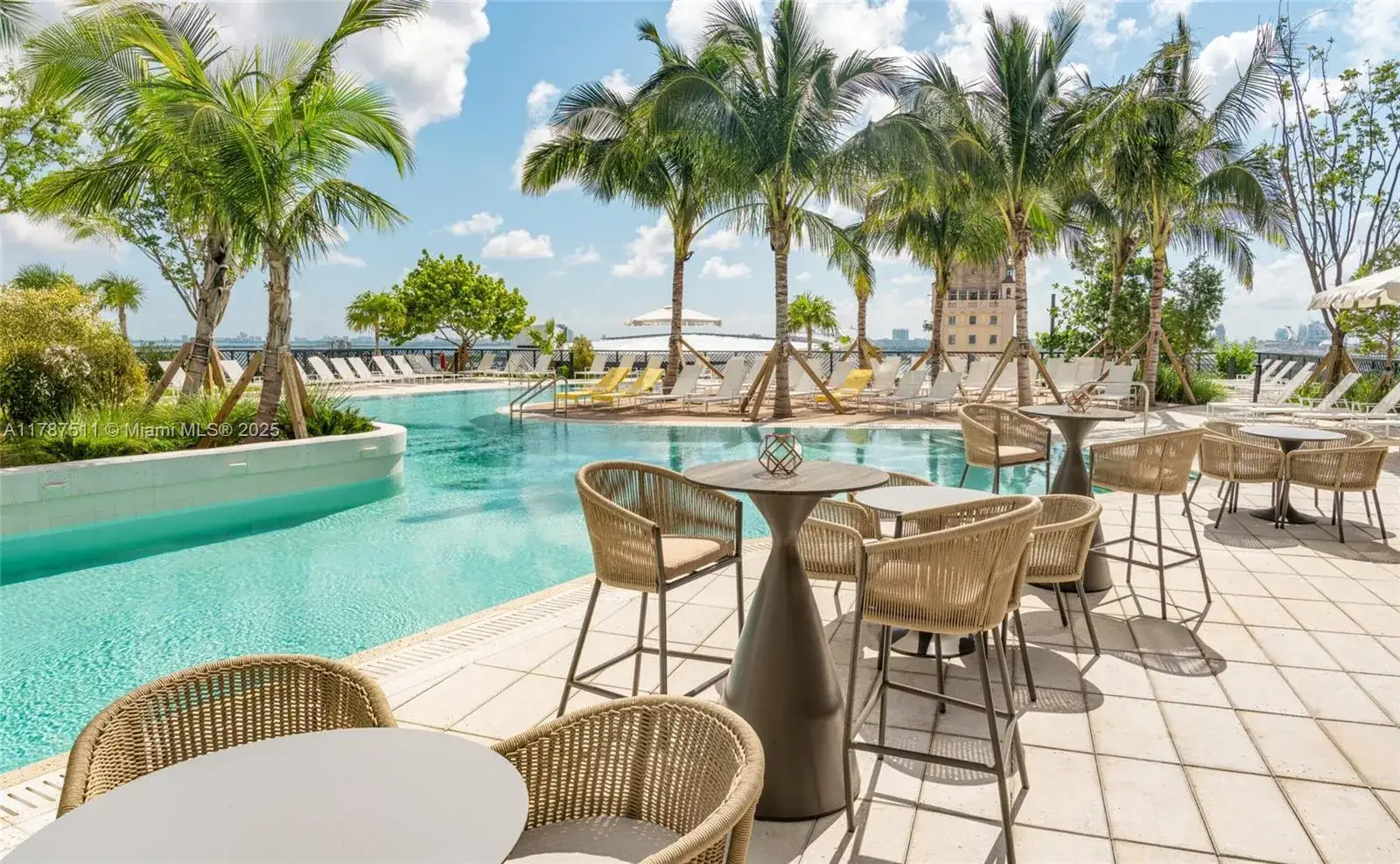1 bedroom 1 bath Residential for sale at 601 NE 1st Ave # 4609, Miami FL 33132
