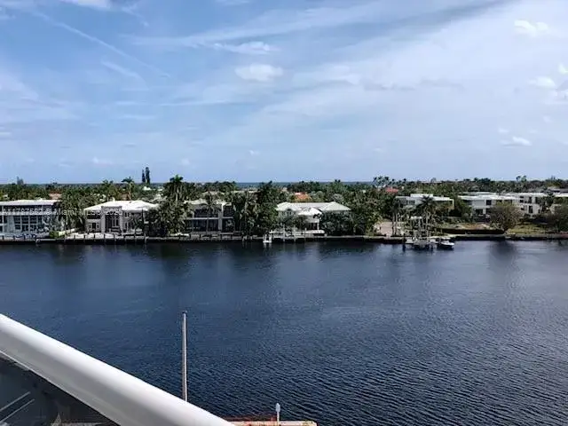 2 bedroom 2 bath Residential for sale at 20515 E Country Club Dr # 646, Aventura FL 33180