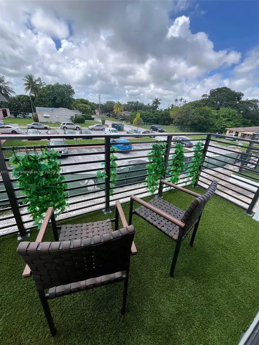 3 bedroom 2 bath Residential Lease for rent at 2526 PIERCE ST # 12, Hollywood FL 33020