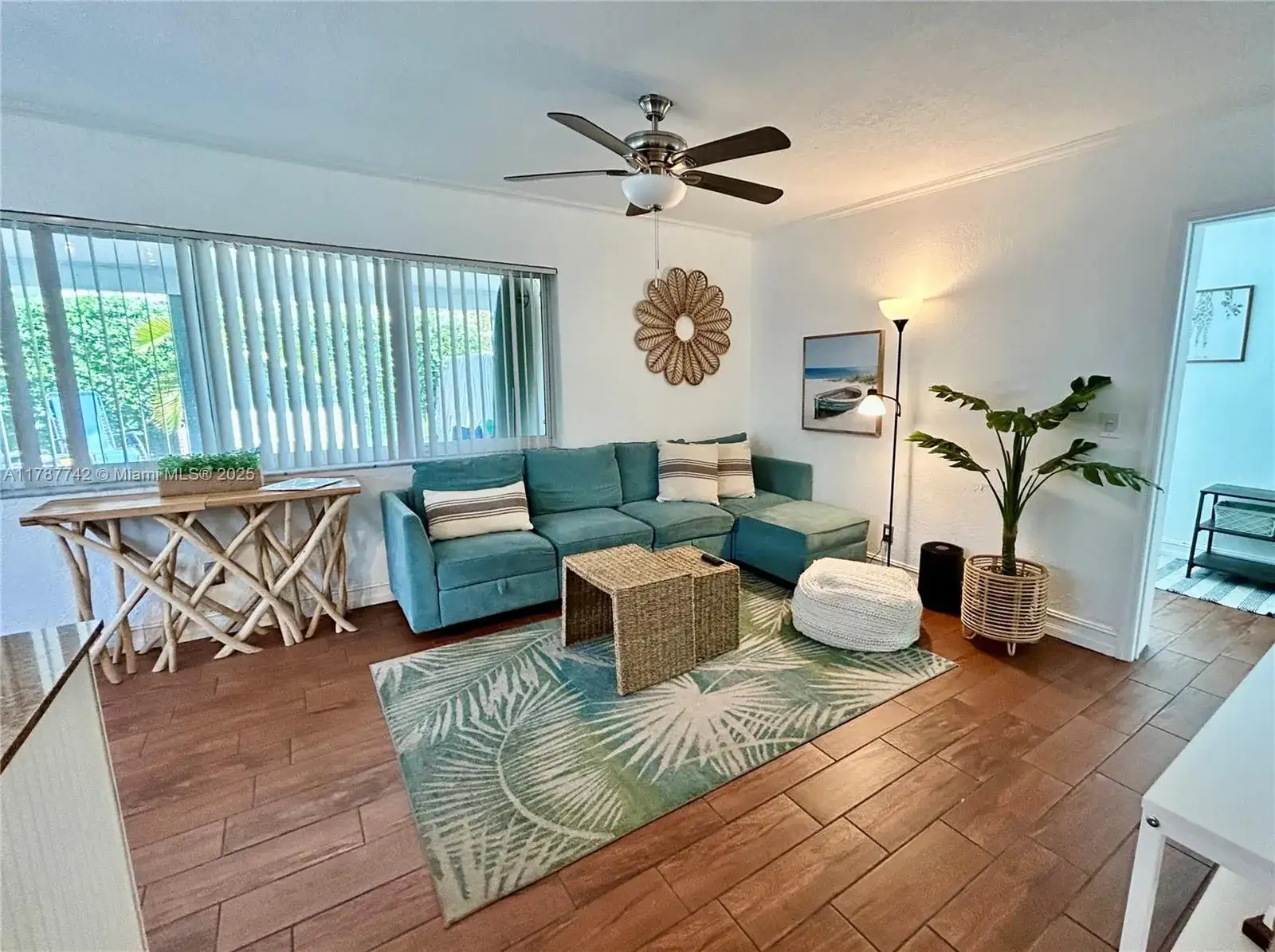 2 bedroom 2 bath Residential Lease for rent at 316 Walnut # 1, Hollywood FL 33019