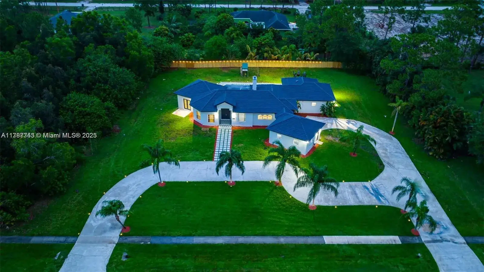 6 bedroom 4 bath Residential for sale at 13551 Temple Blvd, West Palm Beach FL 33412