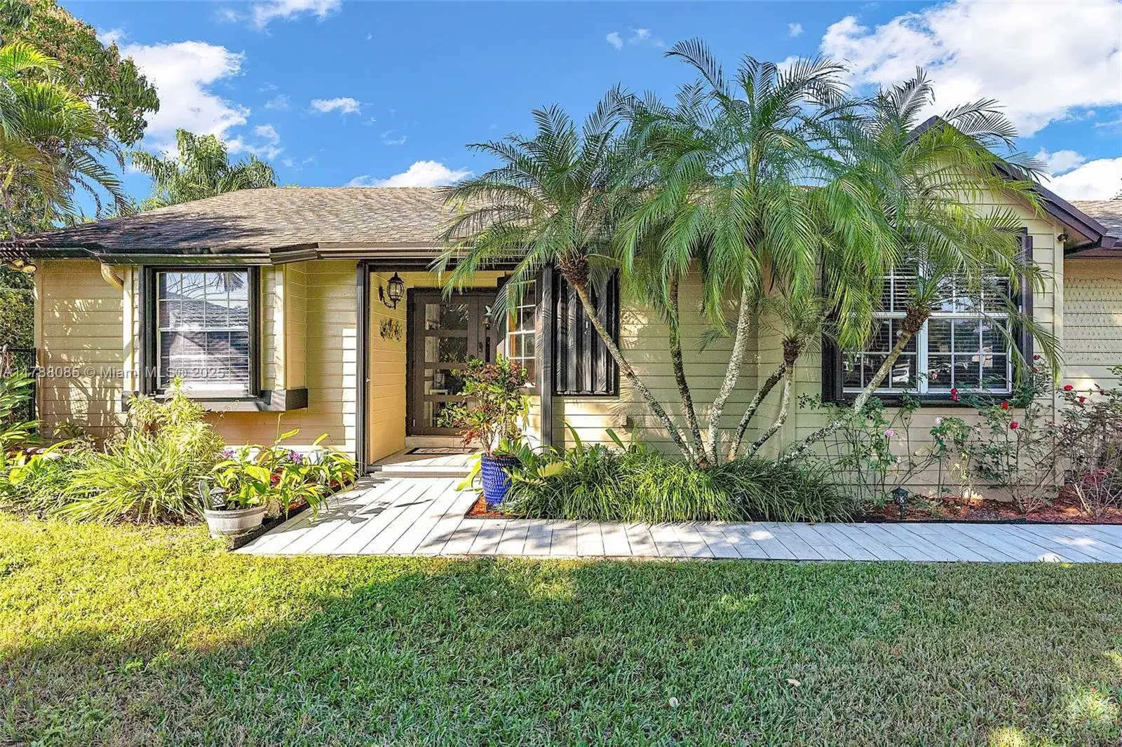 3 bedroom 3 bath Residential for sale at 15031 SW 154th Ter, Miami FL 33187
