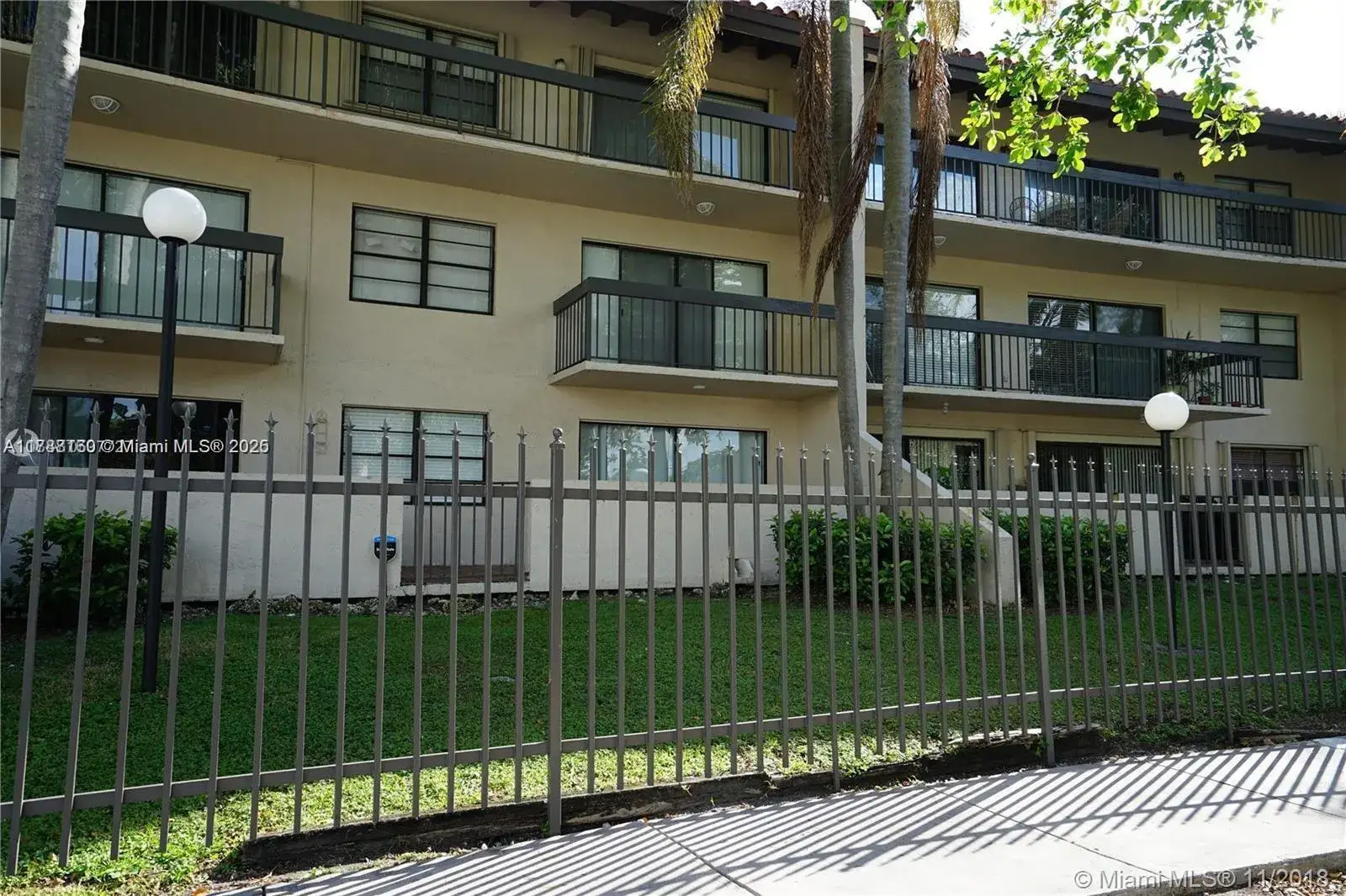 2 bedroom 2 bath Residential Lease for rent at 5201 Orduna Dr # 12, Coral Gables FL 33146