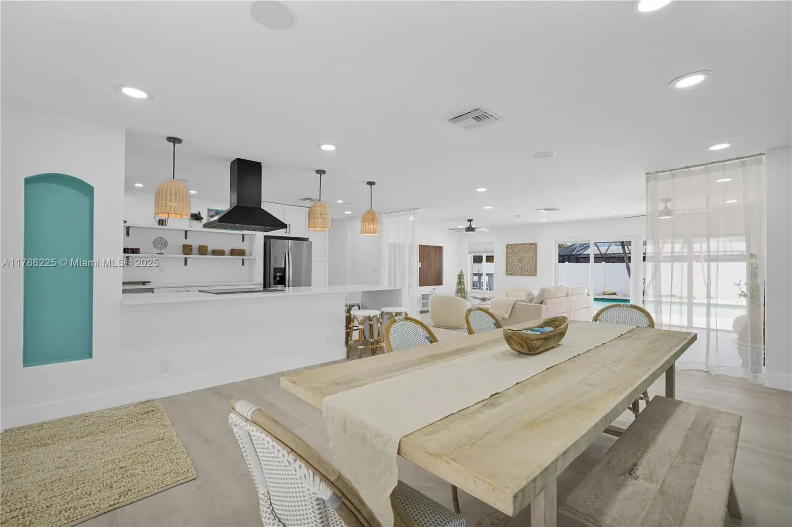 3 bedroom 2 bath Residential for sale at 4400 NE 17th Ave, Oakland Park FL 33334