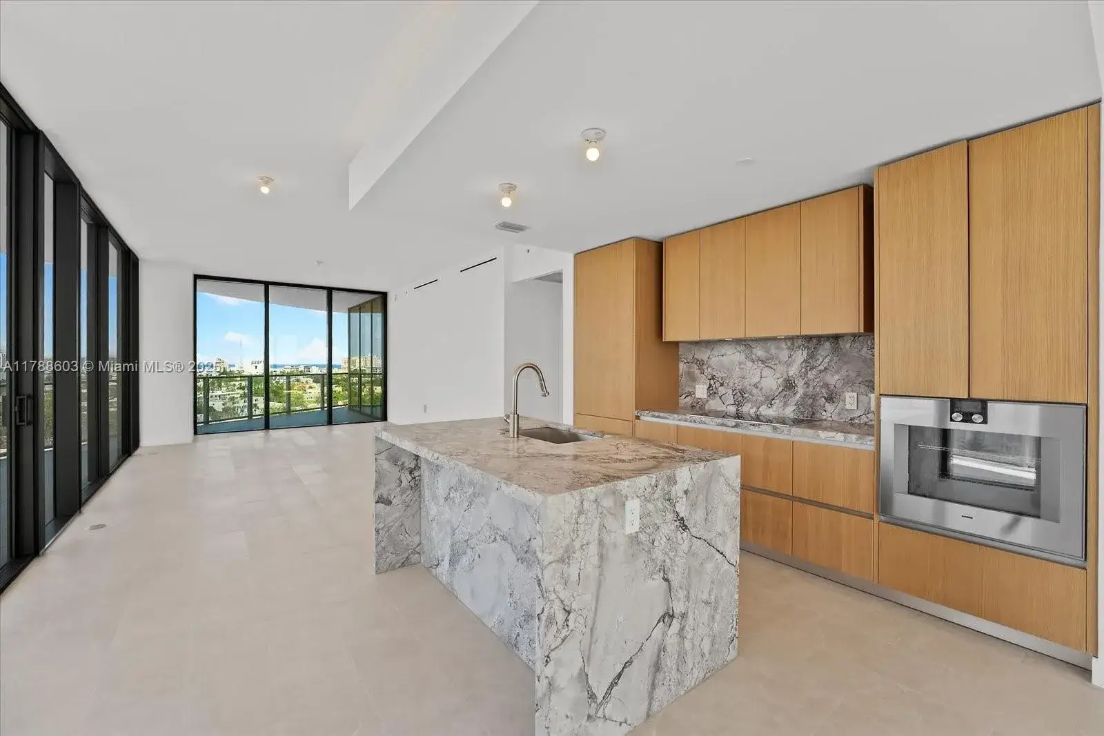 2 bedroom 2 bath Residential for sale at 500 Alton Rd # 1105, Miami Beach FL 33139