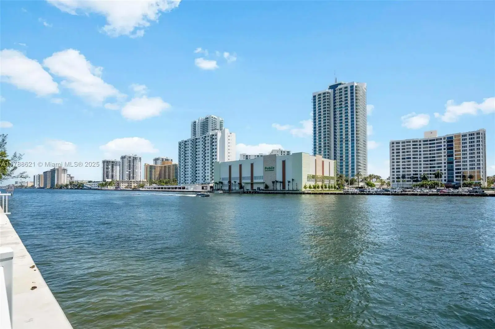 1 bedroom 1 bath Residential for sale at 600 Parkview Dr, Hallandale Beach FL 33009