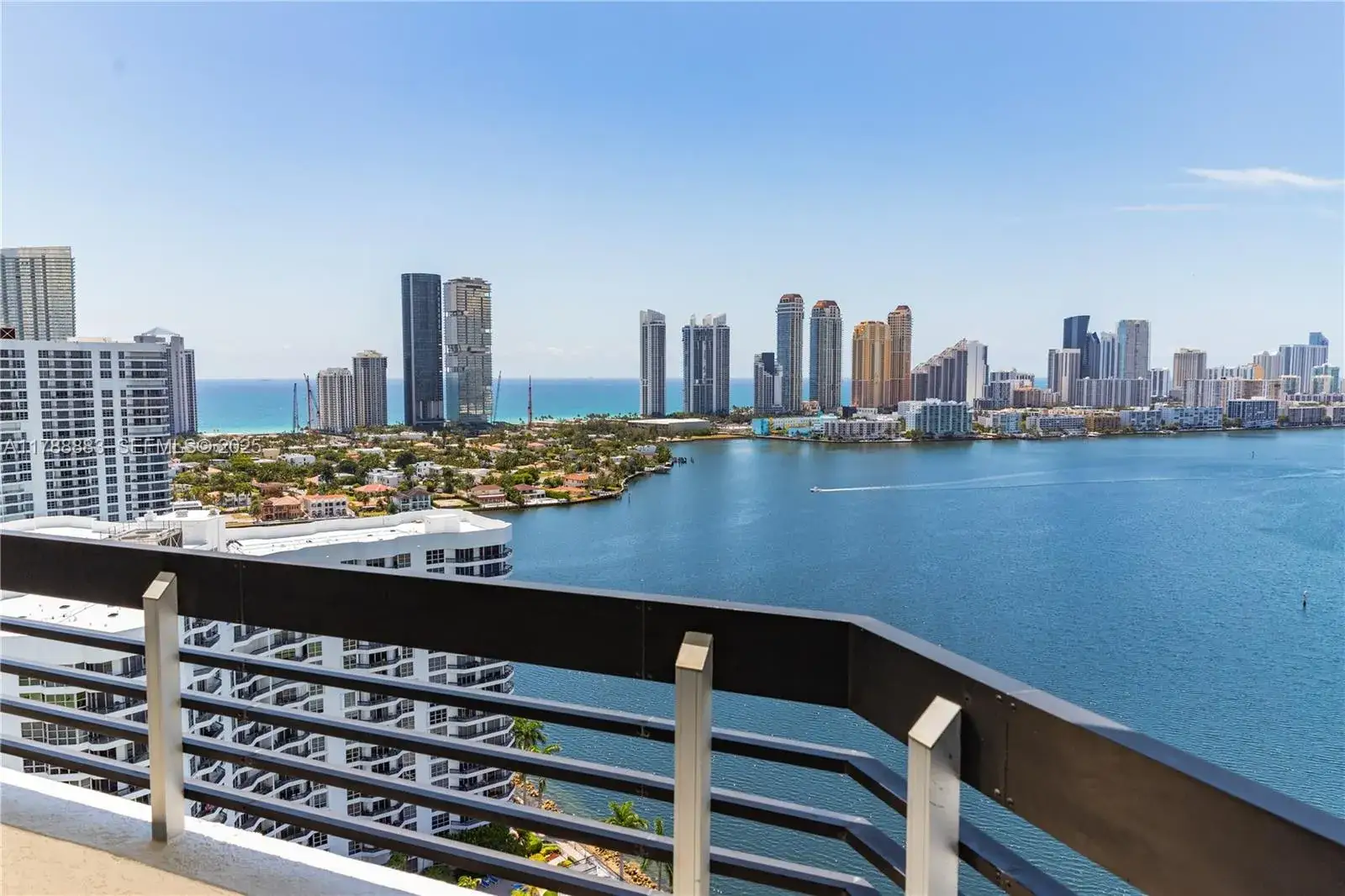 2 bedroom 2 bath Residential for sale at 3530 Mystic Pointe Dr # 2910, Aventura FL 33180
