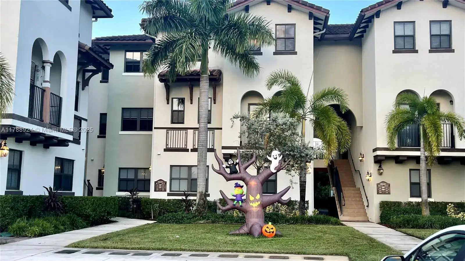 2 bedroom 2 bath Residential for sale at 10620 NW 88th St # 205, Doral FL 33178