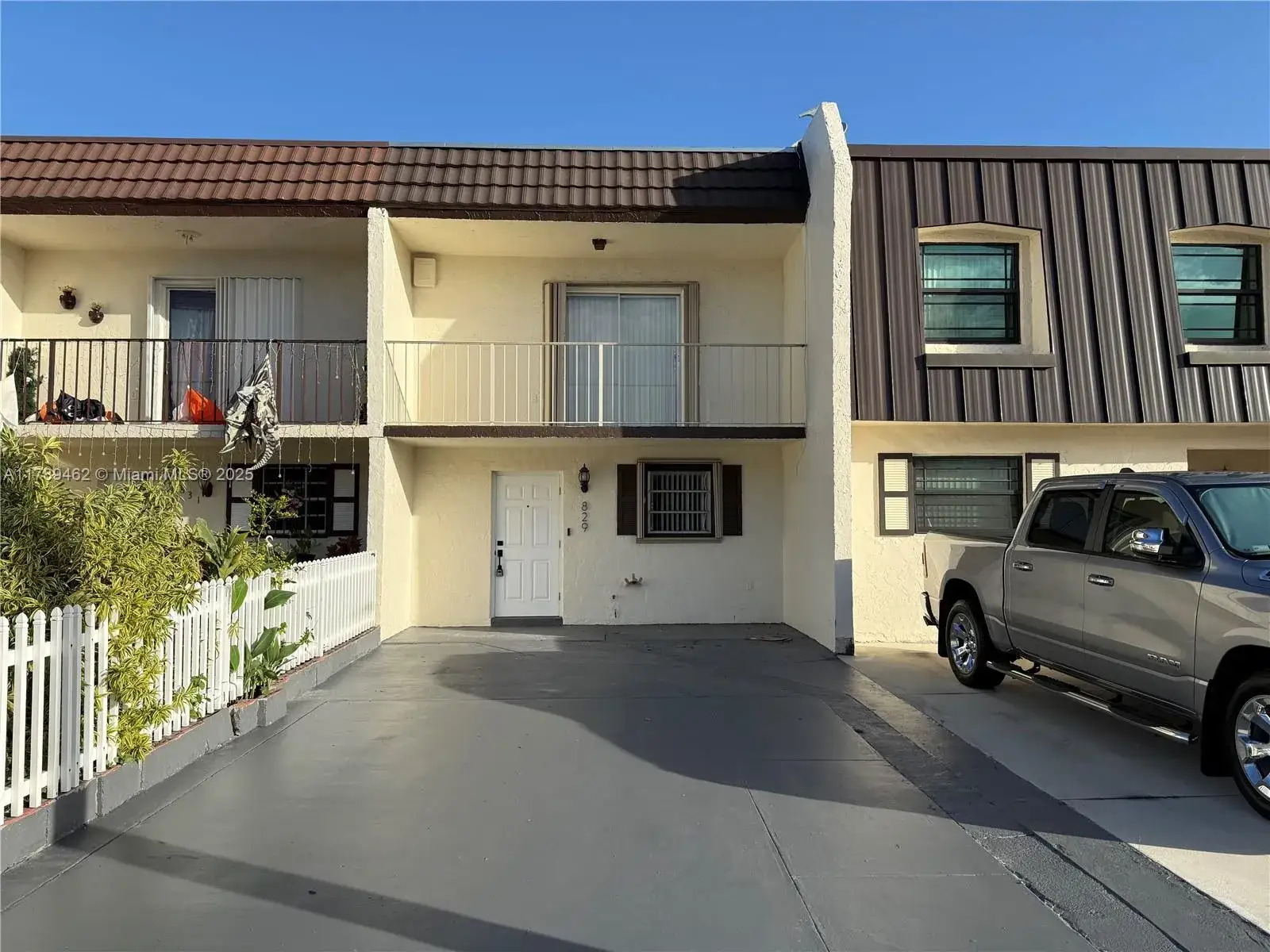 2 bedroom 1 bath Residential for sale at 829 W 79th Pl # 829, Hialeah FL 33014