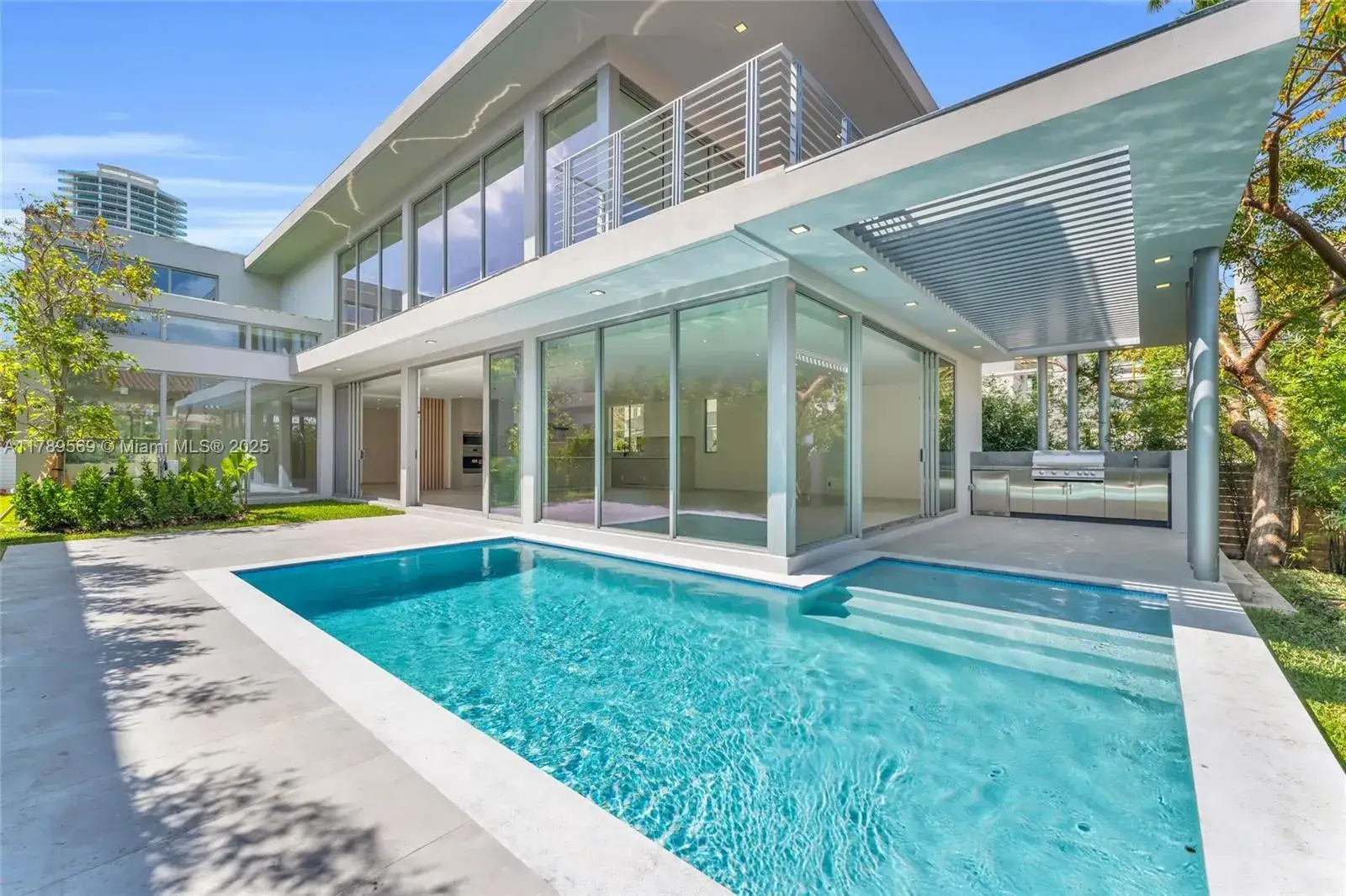5 bedroom 5 bath Residential for sale at 2110 S Miami Ave, Miami FL 33129