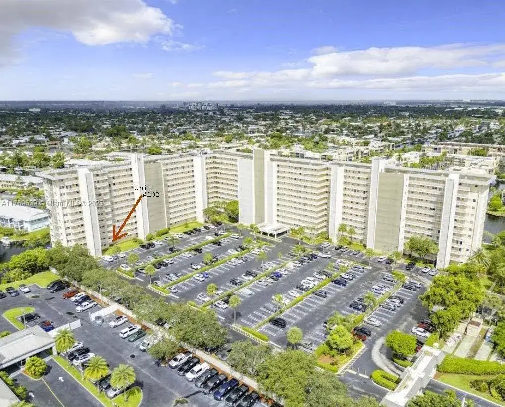 2 bedroom 2 bath Residential for sale at 801 S Federal Hwy # 102, Pompano Beach FL 33062